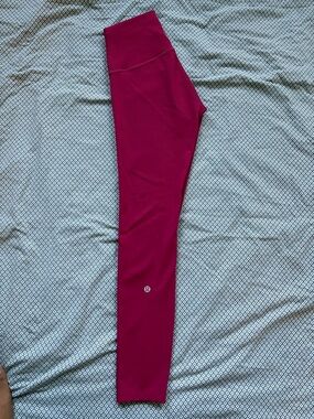 Lululemon WunderTrain HighRise Size 4 - Berry Rumble